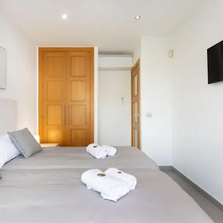 Апартаменти Modern With Sea Views And Terrace La Caleta *