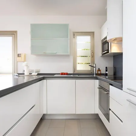 Marina Caleta, La Caleta