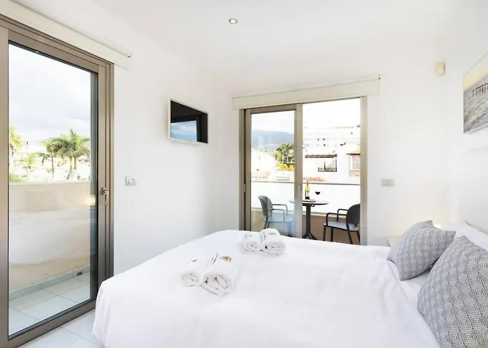 Modern With Sea Views And Terrace La Caleta Адехе